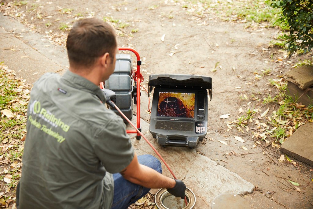 relining company clearing smelly drain