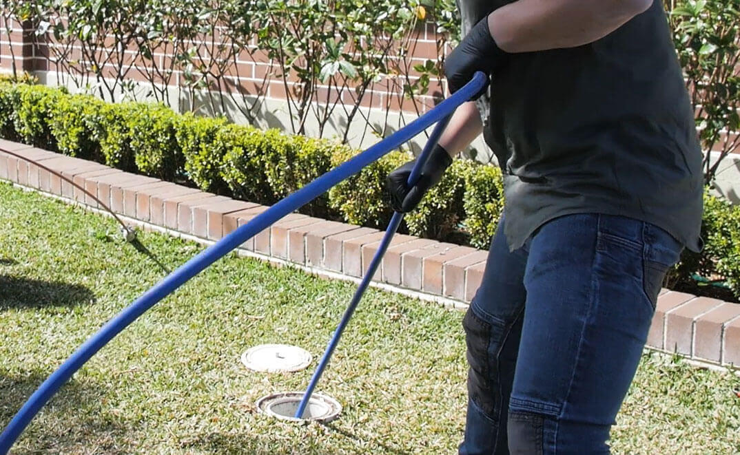 Cleaning a blocked drain